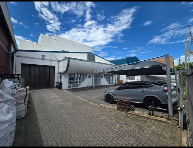 1,200M² WAREHOUSE FOR SALE IN SPRINGFIELD